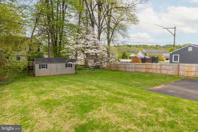 17 RECH AVE, Oreland, PA 19075