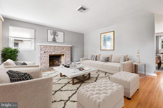 17 RECH AVE, Oreland, PA 19075