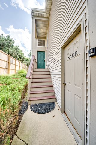 2963 SAGANASHKEE Lane 2963, Naperville, IL 60564