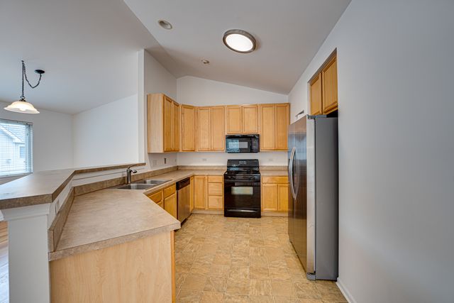 2963 SAGANASHKEE Lane 2963, Naperville, IL 60564