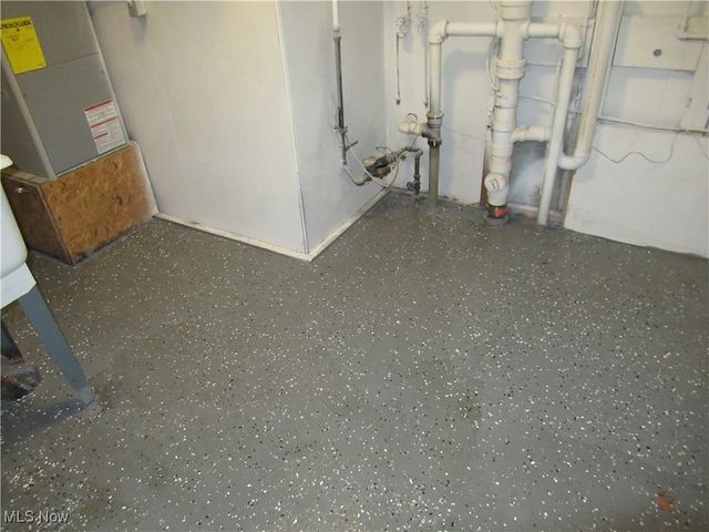 15615 Lotus Drive, Cleveland, OH 44128