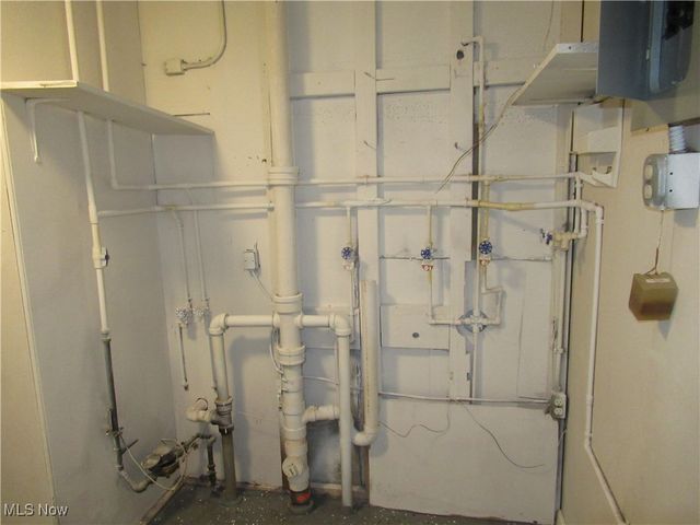 15615 Lotus Drive, Cleveland, OH 44128