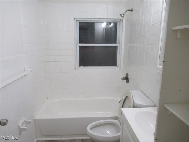 15615 Lotus Drive, Cleveland, OH 44128