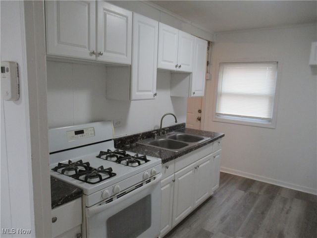 15615 Lotus Drive, Cleveland, OH 44128