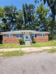 427 Edison Drive, Prichard, AL 36610