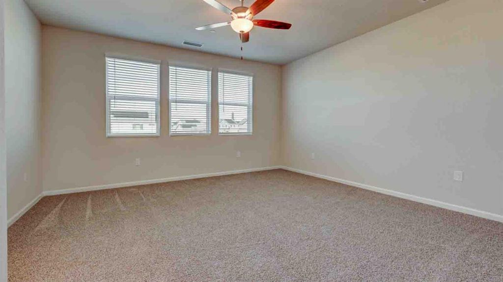 Image 12 of property listing at 7102 W Ashcroft Avenue, Fresno, CA 93723