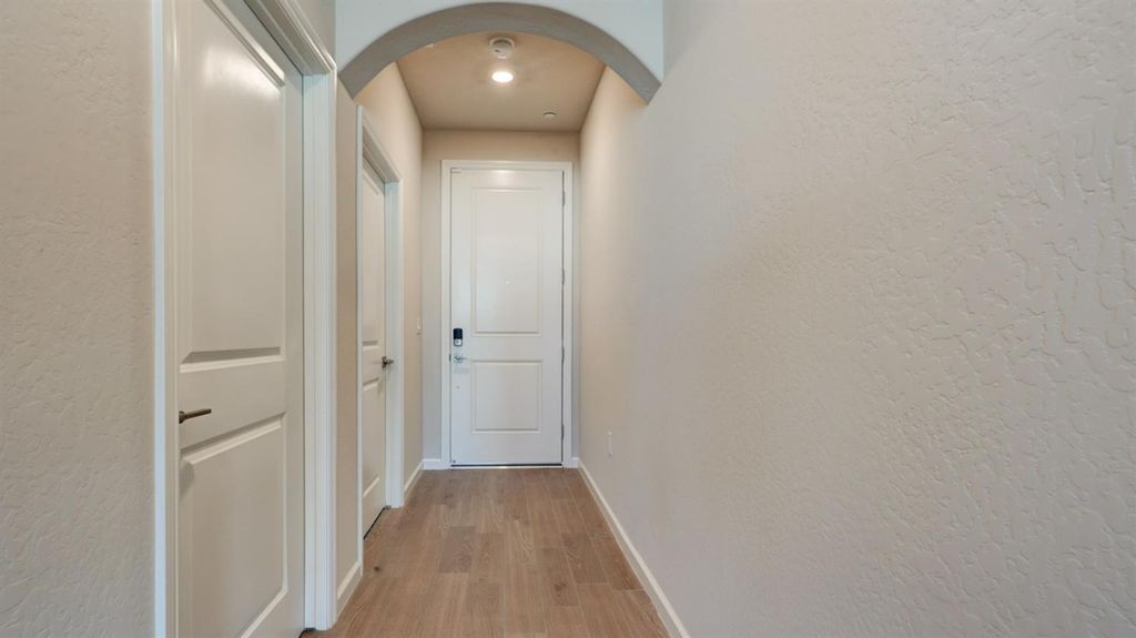 Image 2 of property listing at 7102 W Ashcroft Avenue, Fresno, CA 93723