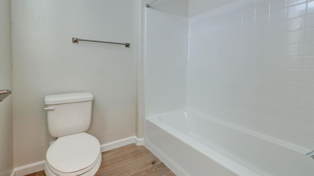 Image 23 of property listing at 7102 W Ashcroft Avenue, Fresno, CA 93723
