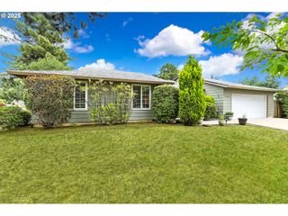 1018 S HOLLY Ct, Canby, OR 97013