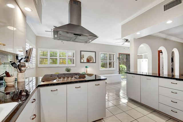 124 S Palmway, Lake Worth Beach, FL 33460