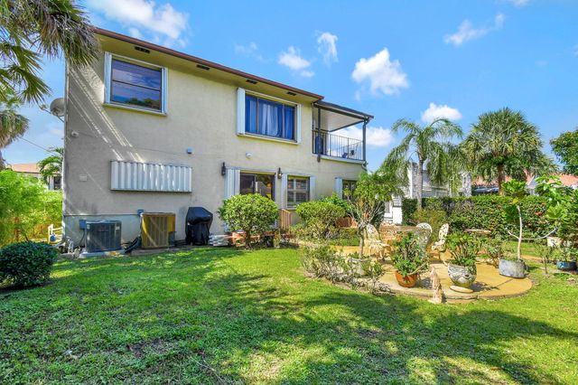 124 S Palmway, Lake Worth Beach, FL 33460