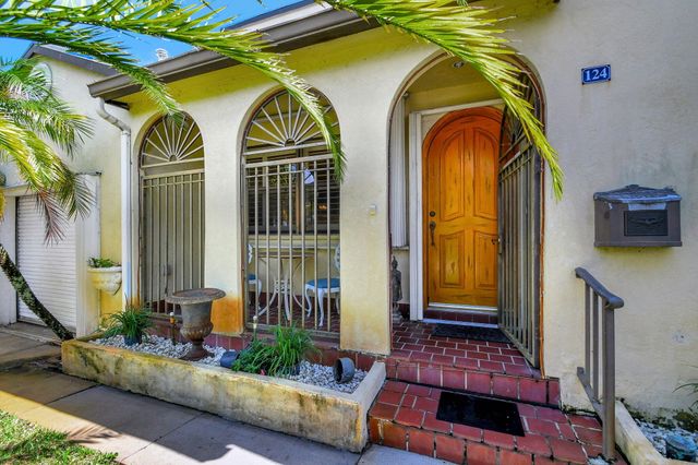124 S Palmway, Lake Worth Beach, FL 33460