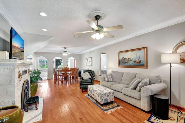 124 S Palmway, Lake Worth Beach, FL 33460