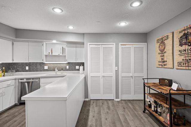 3412 Oak Ridge Road 309, Hopkins, MN 55305