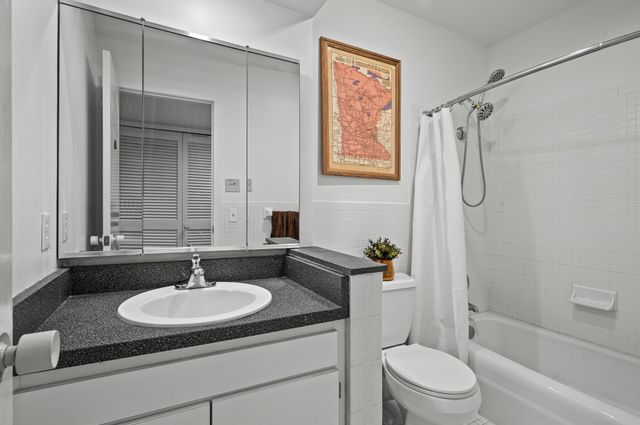 3412 Oak Ridge Road 309, Hopkins, MN 55305