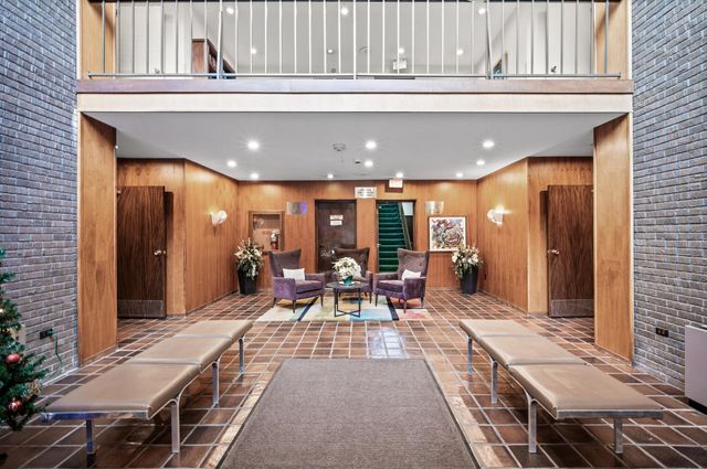 3412 Oak Ridge Road 309, Hopkins, MN 55305