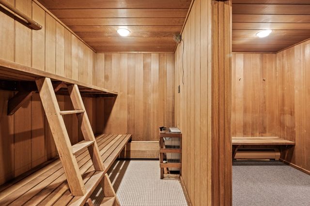 3412 Oak Ridge Road 309, Hopkins, MN 55305