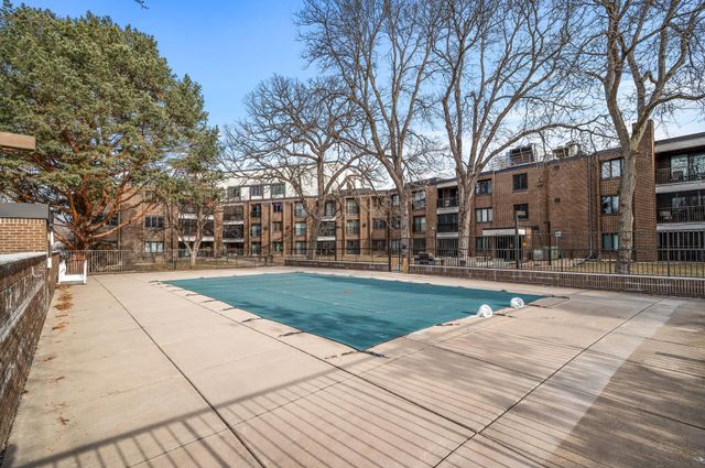 3412 Oak Ridge Road 309, Hopkins, MN 55305