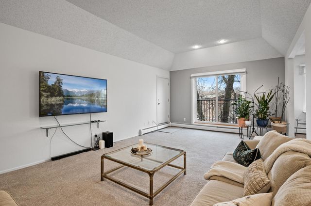 3412 Oak Ridge Road 309, Hopkins, MN 55305