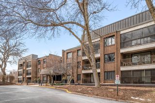 3412 Oak Ridge Road 309, Hopkins, MN 55305