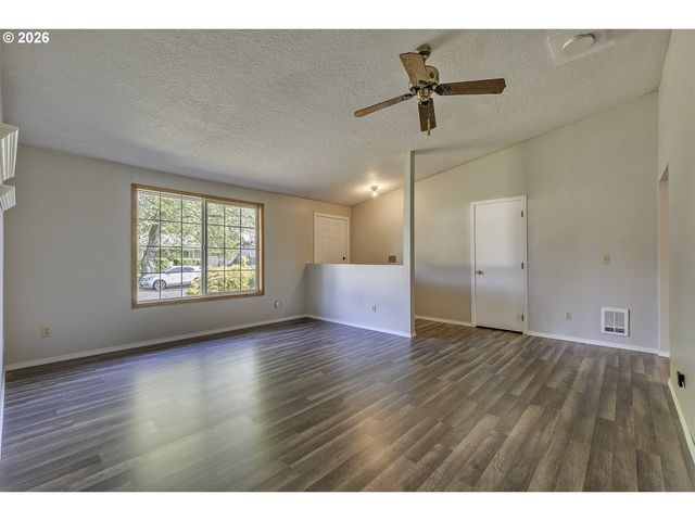 1750 TAMARACK Way, Forest Grove, OR 97116