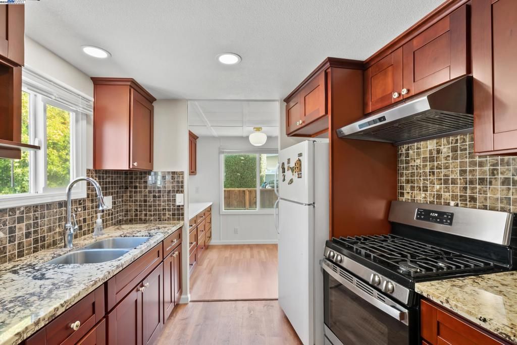 218 Hula Circle, Union City, CA 94587