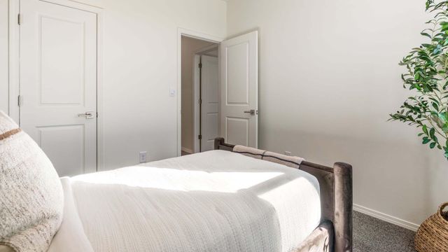 2461 Eglisfield Loop NE, Rio Rancho, NM 87144