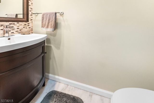 4 Brightwood Ln, Bedminster Twp., NJ 07921