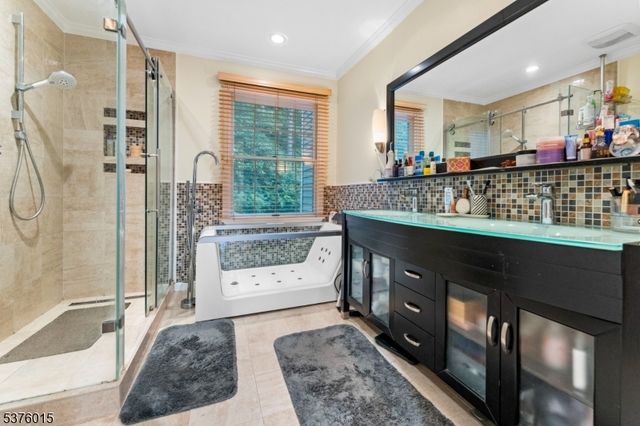 4 Brightwood Ln, Bedminster Twp., NJ 07921