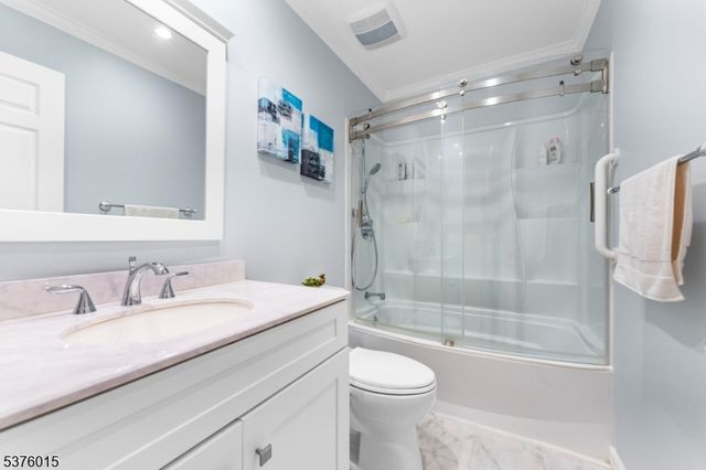 4 Brightwood Ln, Bedminster Twp., NJ 07921