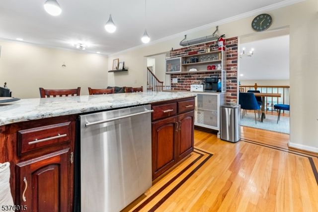 4 Brightwood Ln, Bedminster Twp., NJ 07921