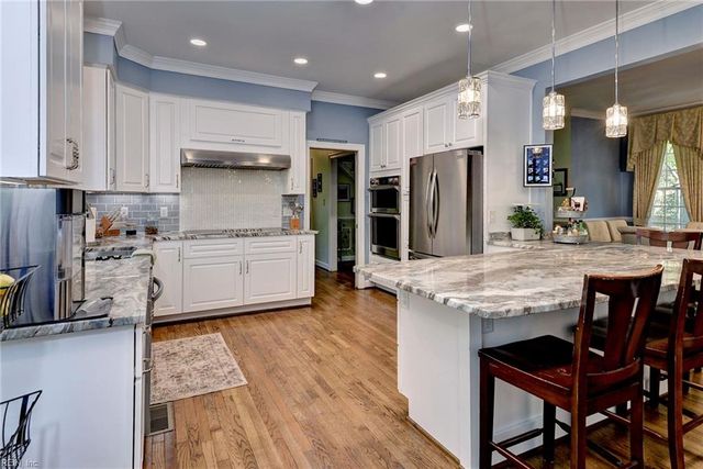 103 Periwinkle DR, Yorktown, VA 23692