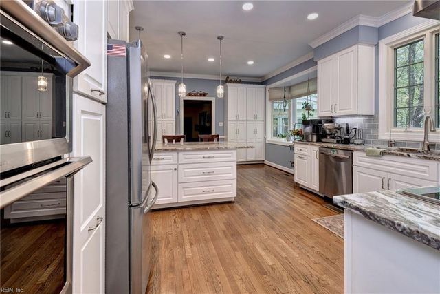 103 Periwinkle DR, Yorktown, VA 23692