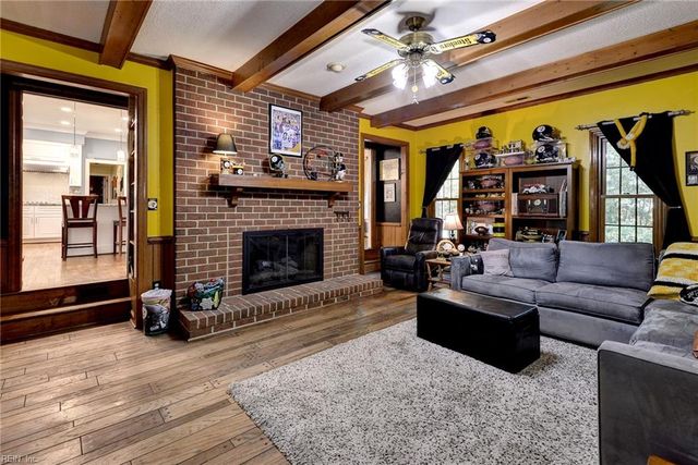 103 Periwinkle DR, Yorktown, VA 23692