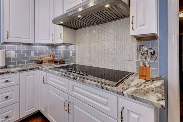 103 Periwinkle DR, Yorktown, VA 23692