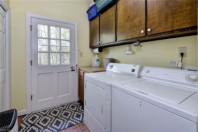 103 Periwinkle DR, Yorktown, VA 23692