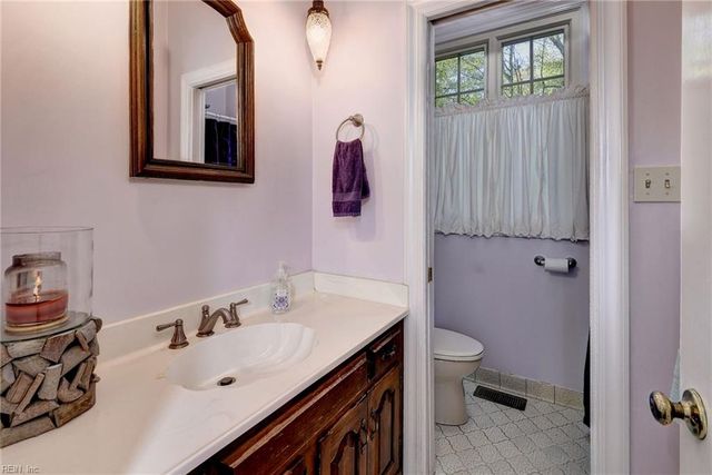 103 Periwinkle DR, Yorktown, VA 23692