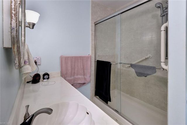 103 Periwinkle DR, Yorktown, VA 23692