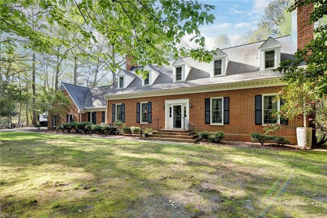 103 Periwinkle DR, Yorktown, VA 23692
