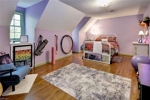 103 Periwinkle DR, Yorktown, VA 23692