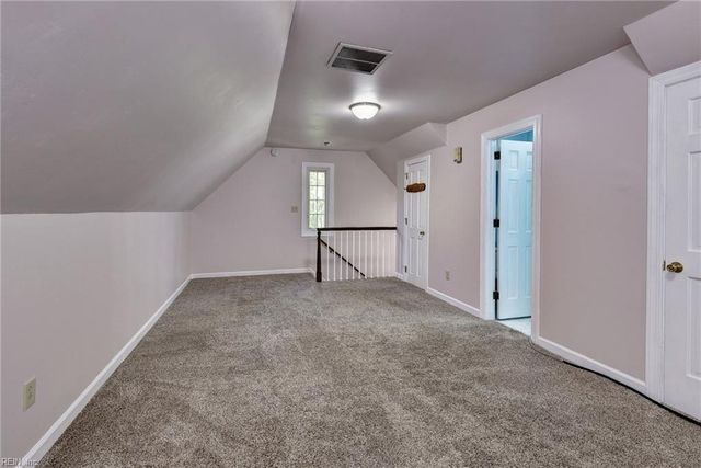 103 Periwinkle DR, Yorktown, VA 23692