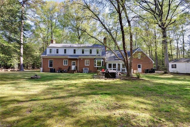 103 Periwinkle DR, Yorktown, VA 23692