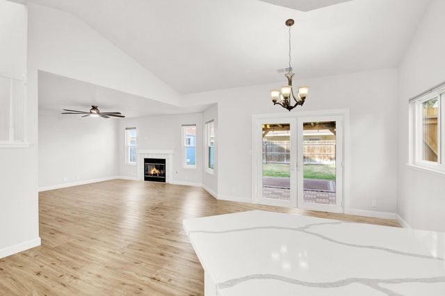 1725 Grassland Way, Modesto, CA 95358