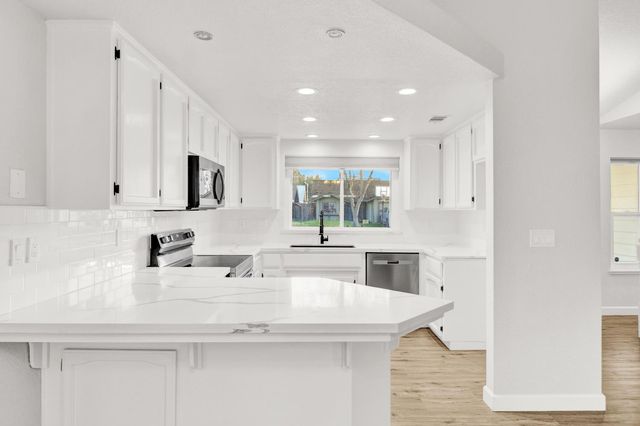 1725 Grassland Way, Modesto, CA 95358