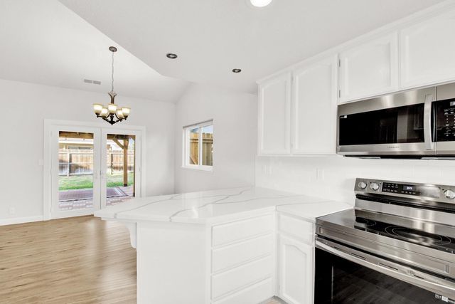 1725 Grassland Way, Modesto, CA 95358