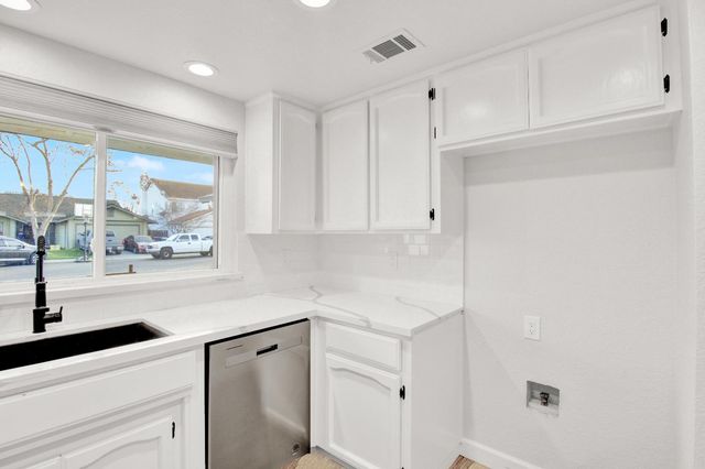 1725 Grassland Way, Modesto, CA 95358