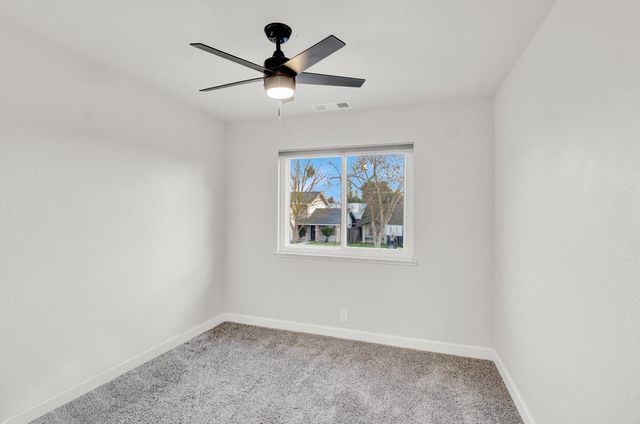 1725 Grassland Way, Modesto, CA 95358