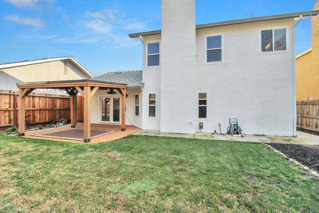 1725 Grassland Way, Modesto, CA 95358