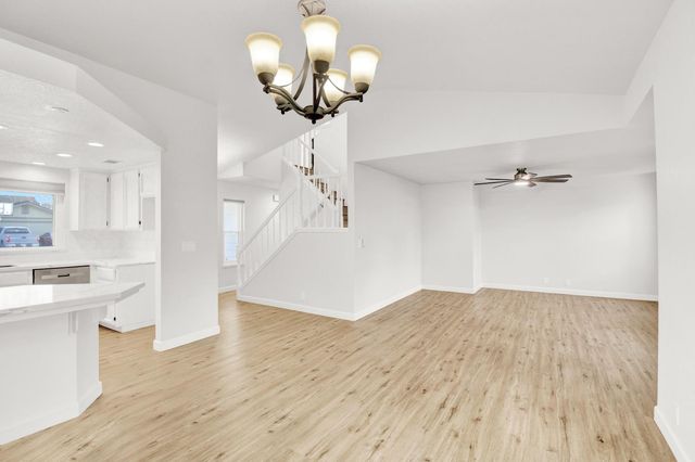 1725 Grassland Way, Modesto, CA 95358