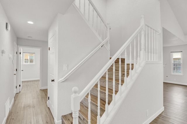 1725 Grassland Way, Modesto, CA 95358